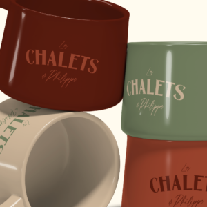 Ce visuel présente le logo principal de l'établissement Les Chalets de Philippe à Chamonix. Cette identité visuelle a été créée par Nuance communication dans le cadre de la prestation Nuance essentielle.